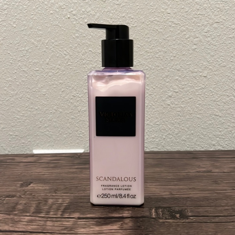 Victoria secret scandalous full size lotion new